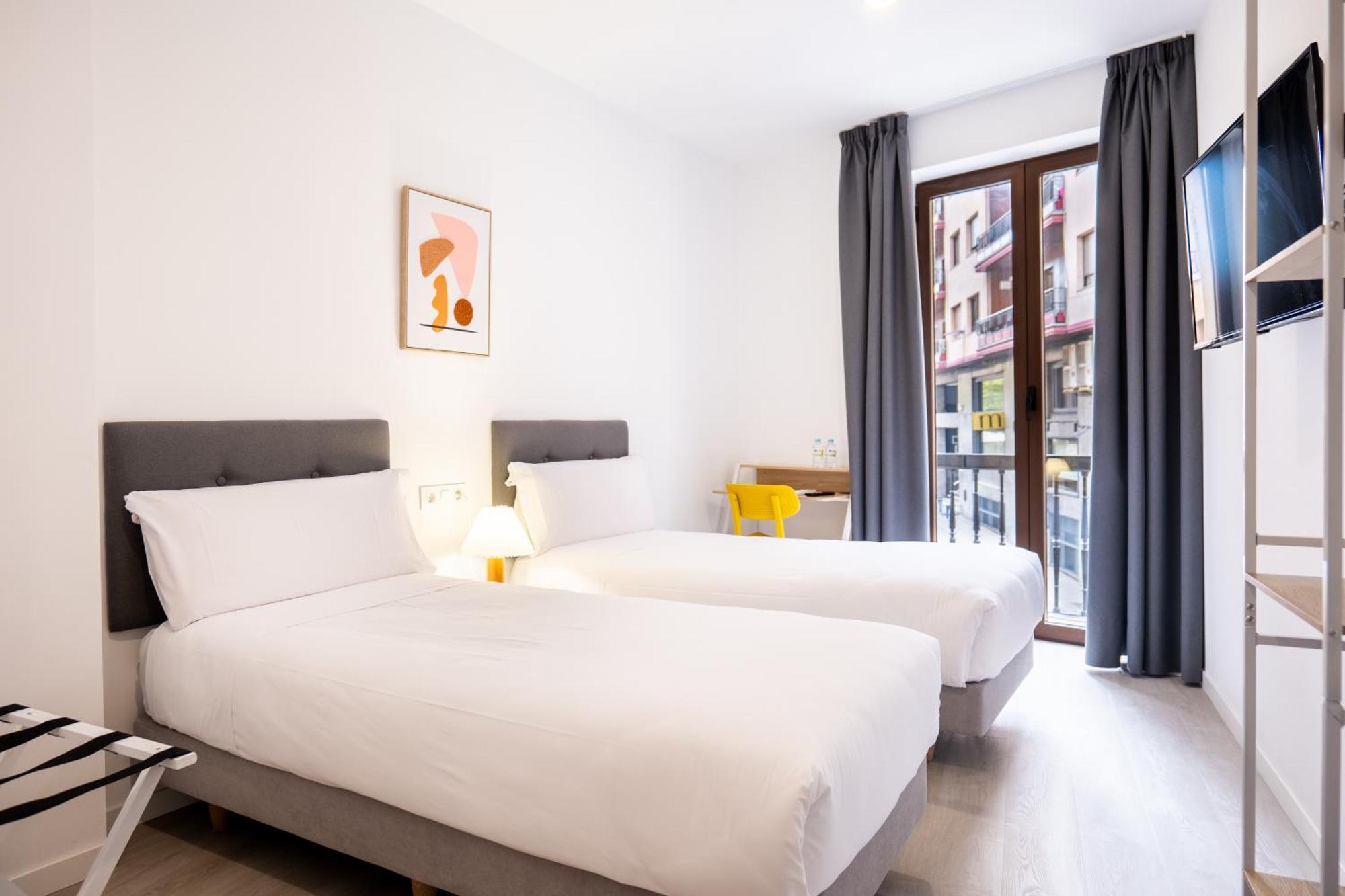 Hotel Gran Via By Gaiarooms Salamanca Bagian luar foto