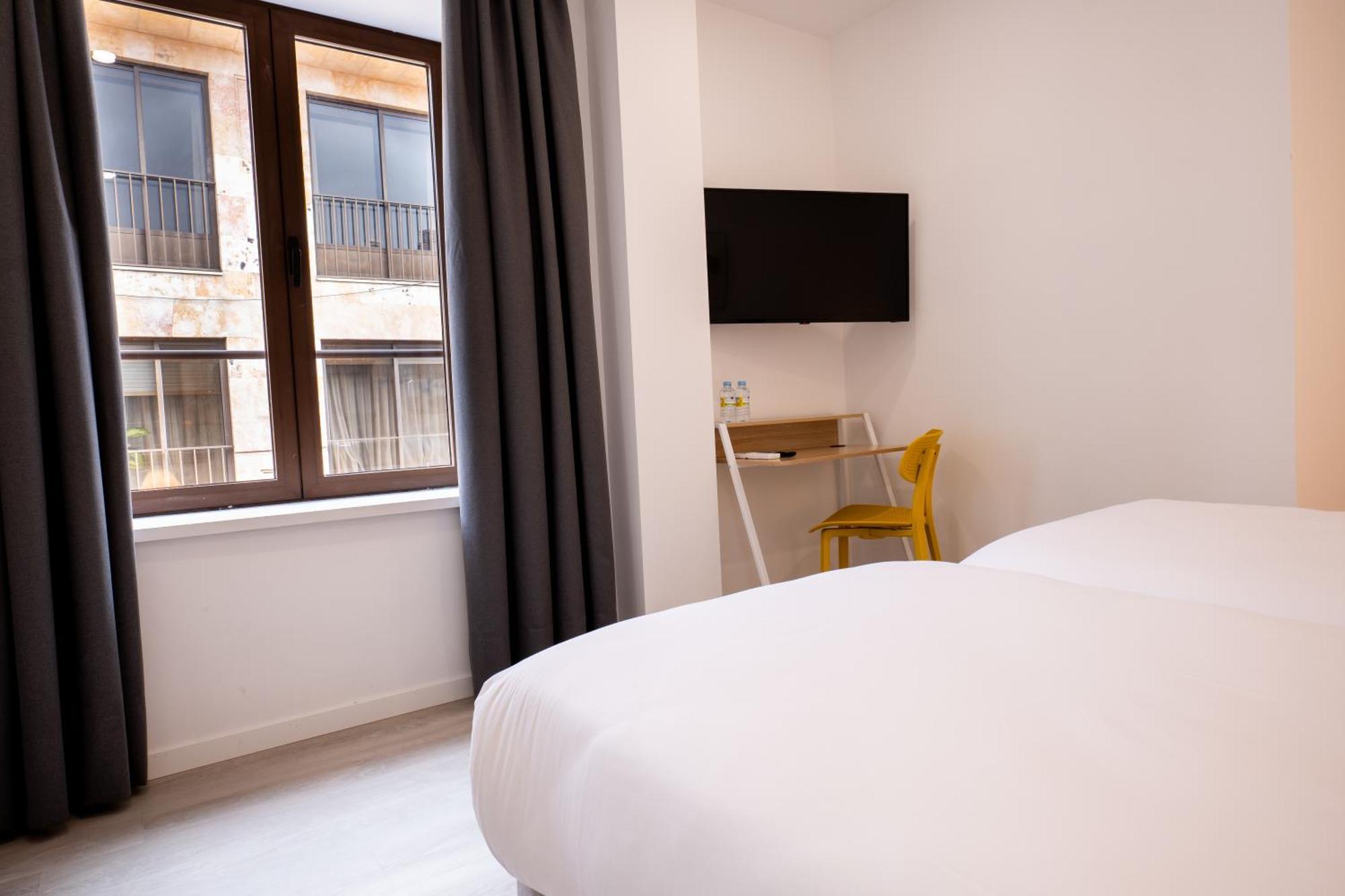 Hotel Gran Via By Gaiarooms Salamanca Bagian luar foto