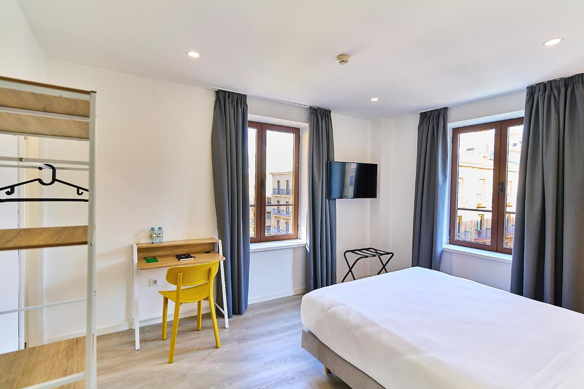 Hotel Gran Via By Gaiarooms Salamanca Bagian luar foto