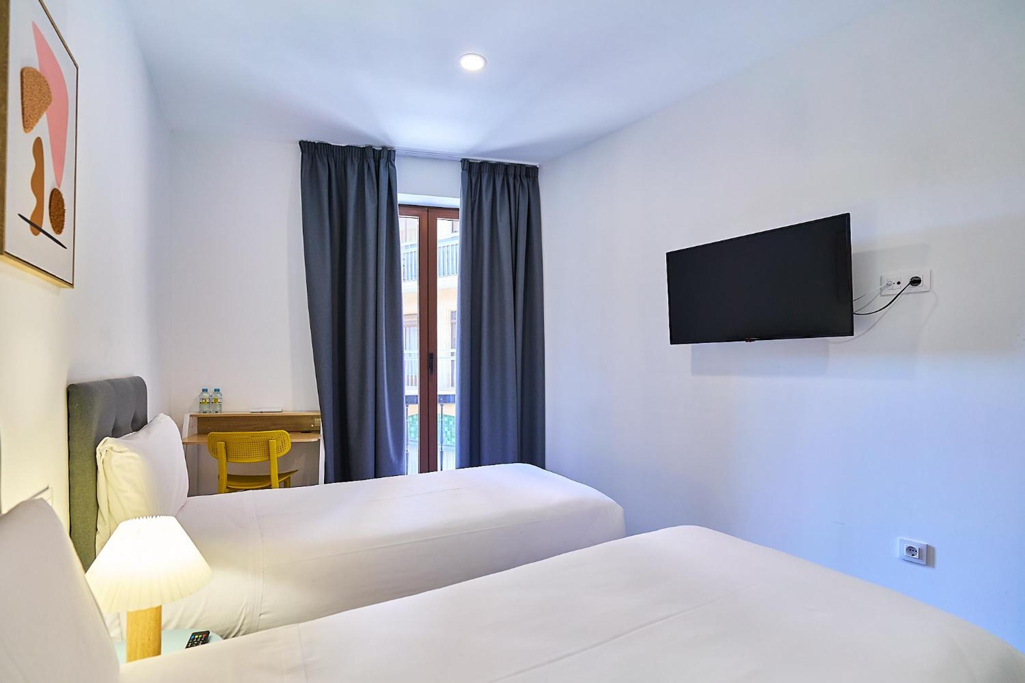 Hotel Gran Via By Gaiarooms Salamanca Bagian luar foto