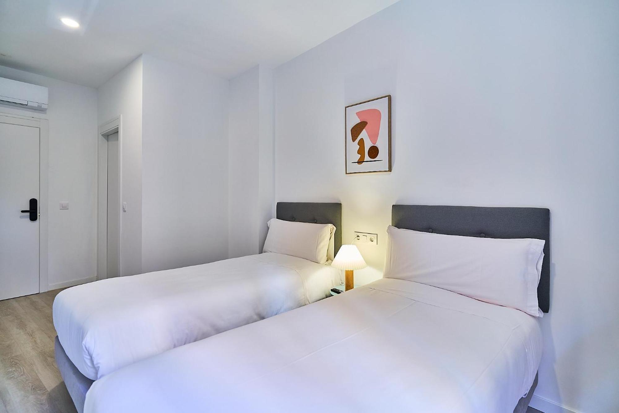 Hotel Gran Via By Gaiarooms Salamanca Bagian luar foto